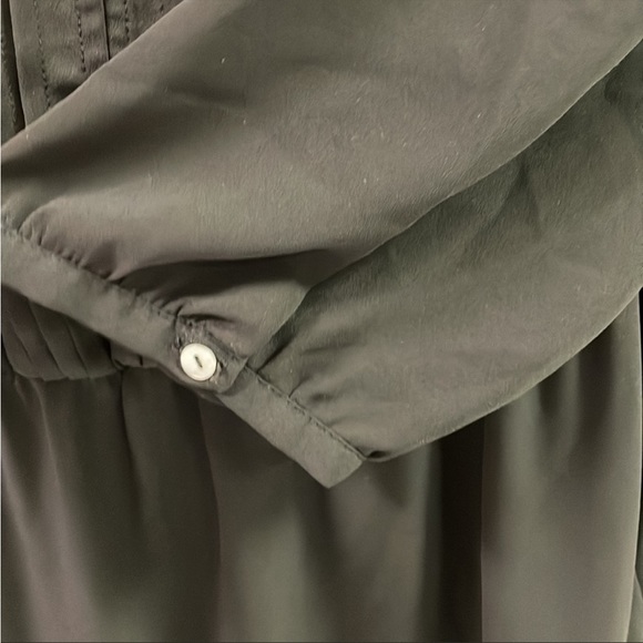 Women Black Dress size M with front pockets & long sleeeve - Picture 7 of 9